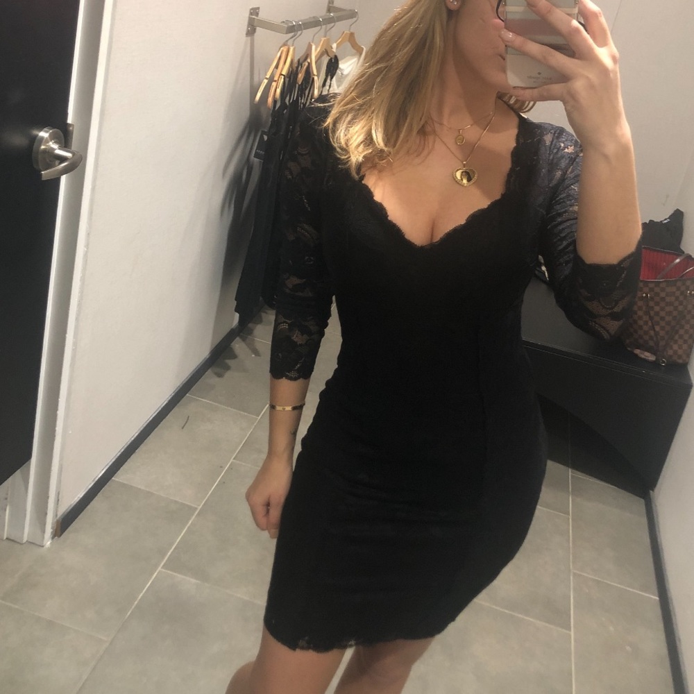 Guess v neck lace dress